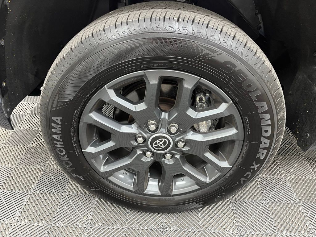 2022 Toyota Tundra Platinum photo 8
