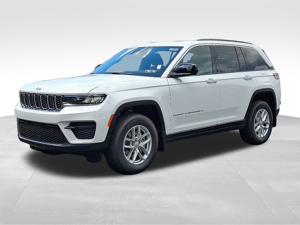2025 Jeep Grand Cherokee Laredo X photo 3