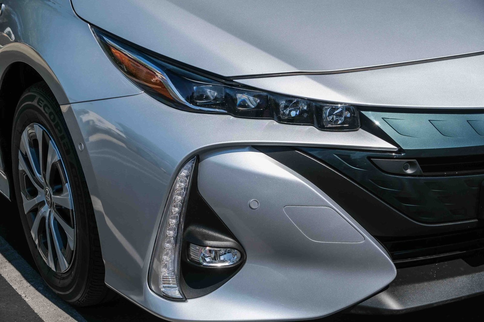 2022 Toyota Prius Prime Limited photo 4