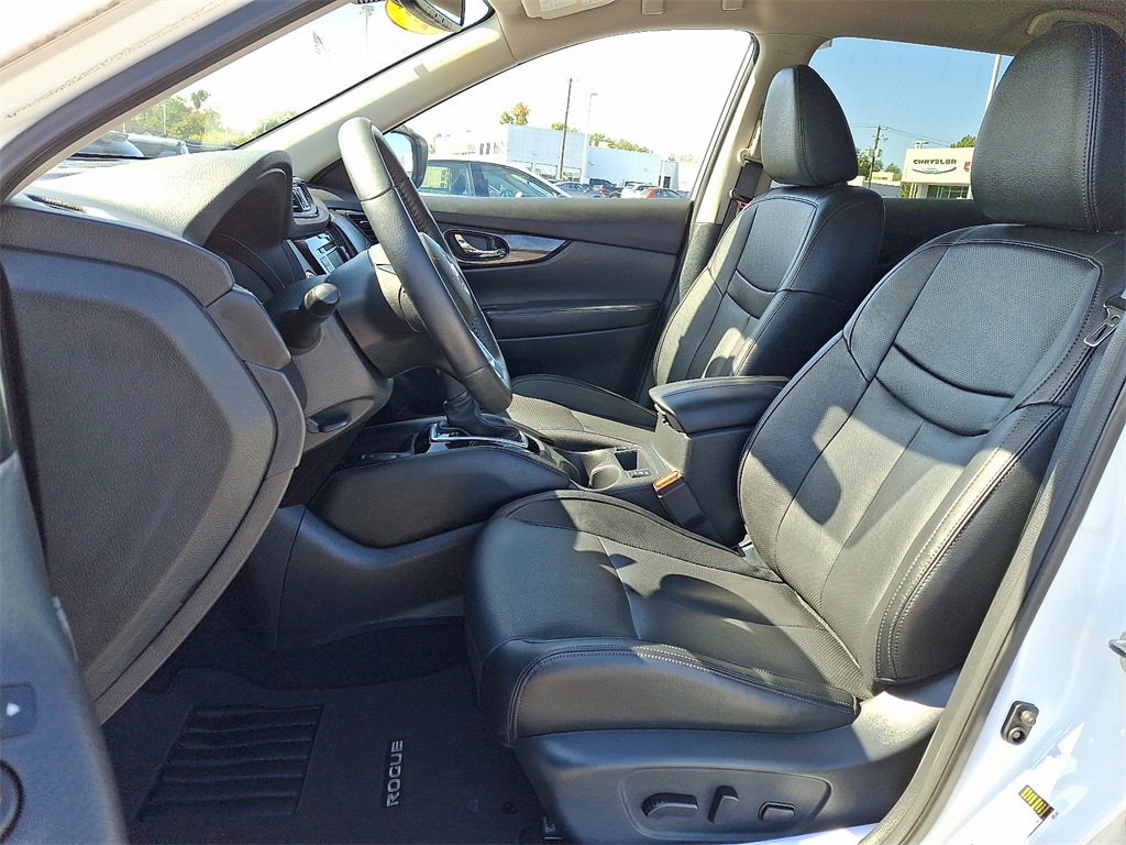 2020 Nissan Rogue SL photo 13