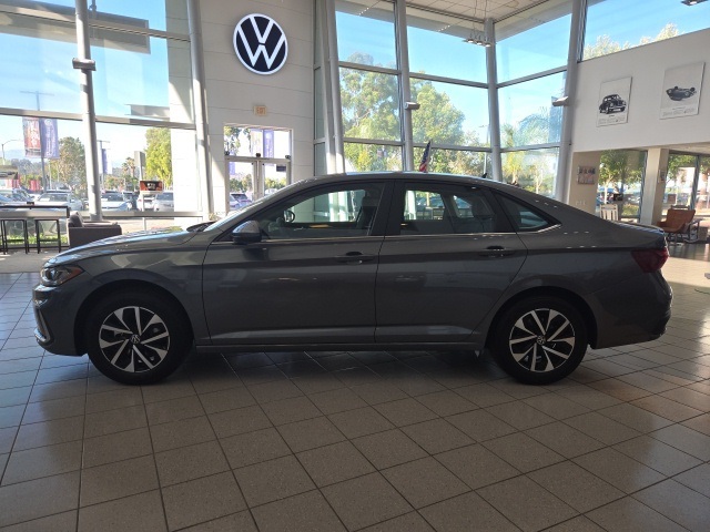 2025 Volkswagen Jetta 1.5T S photo 4