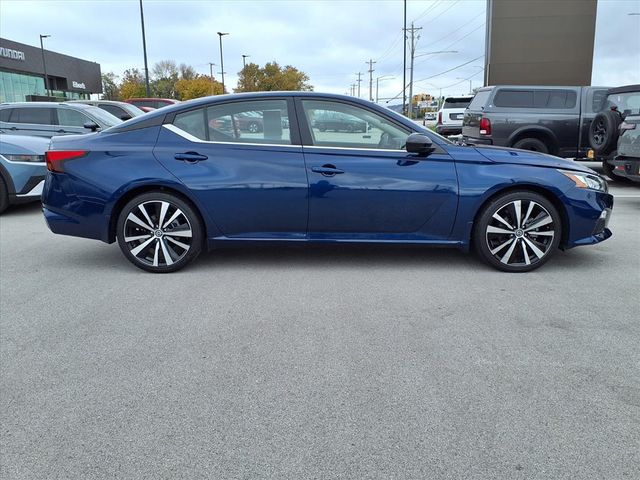 2022 Nissan Altima 2.5 SR photo 4