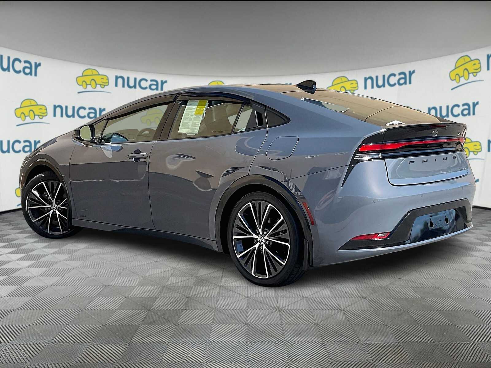 2023 Toyota Prius XLE photo 4