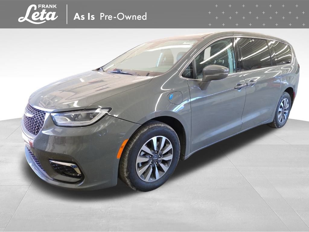 2022 Chrysler Pacifica Hybrid Touring L's photo