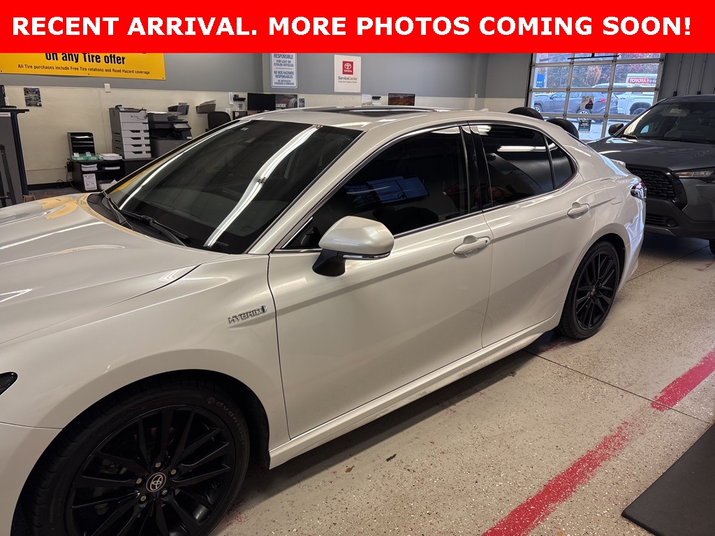 2021 Toyota Camry Hybrid XSE photo 2