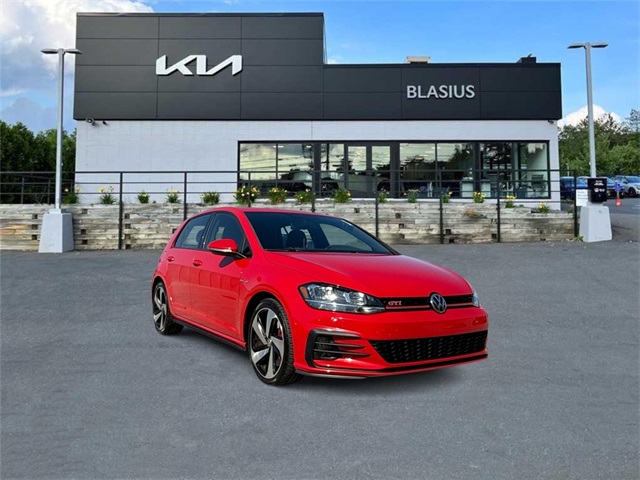 2020 Volkswagen Golf GTI S photo 2