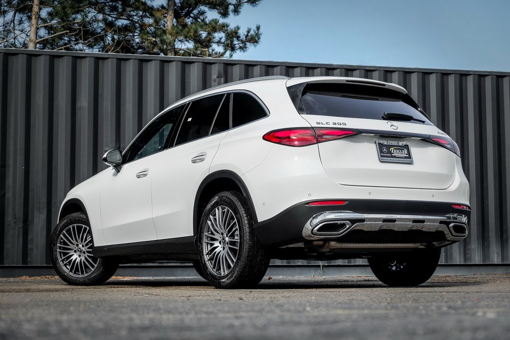 2026 Mercedes Benz GLC 300 4MATIC photo 2