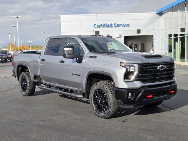 2026 Chevrolet Silverado 3500HD LT photo 4