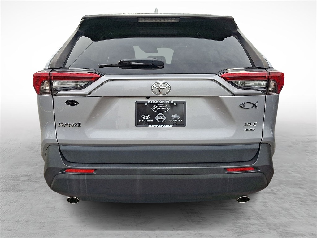 2021 Toyota RAV4 XLE photo 4