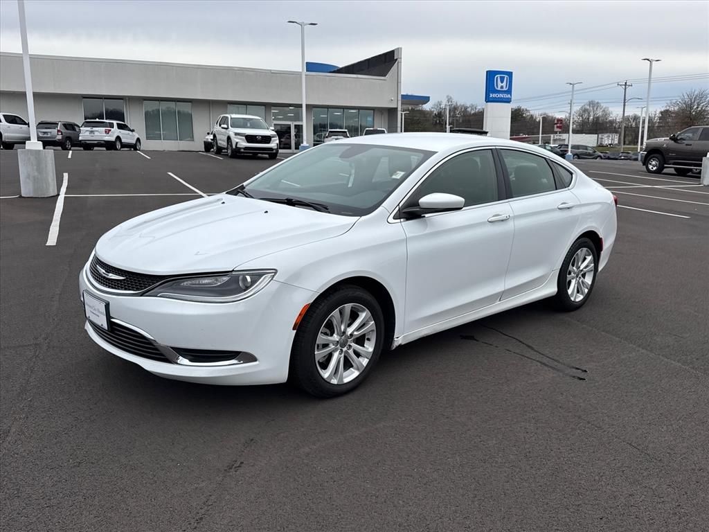2016 Chrysler 200 Limited's photo