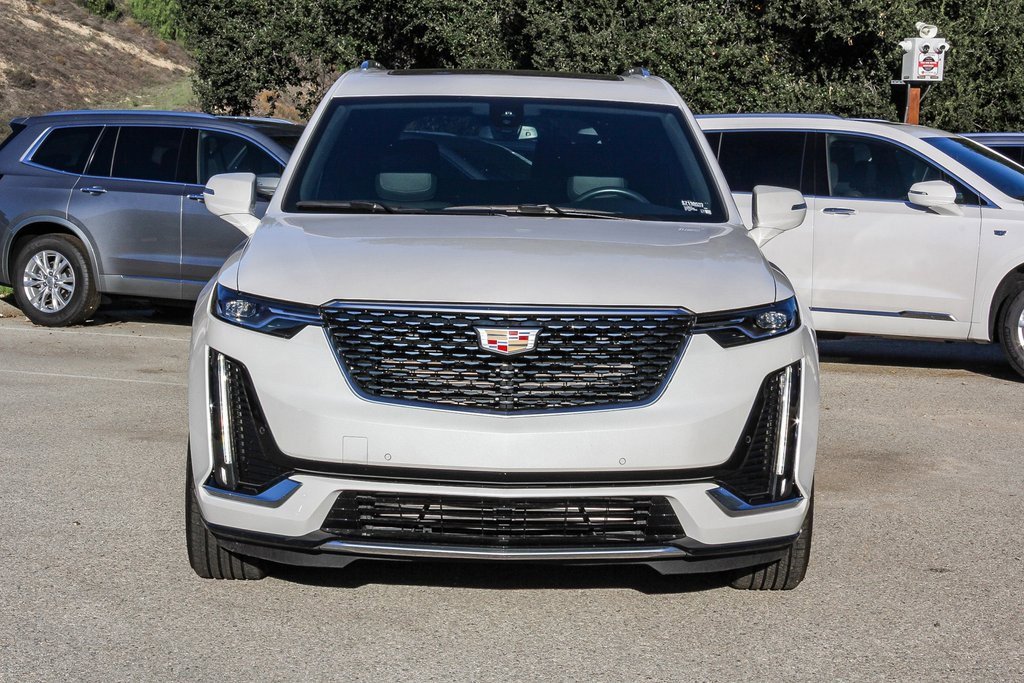 2025 Cadillac XT6 Luxury photo 4