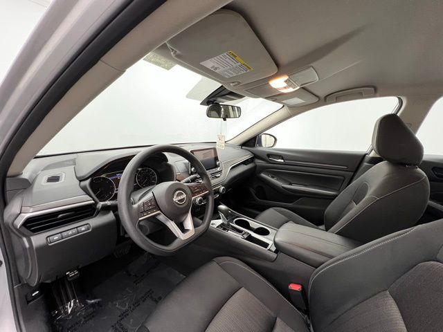 2024 Nissan Altima 2.5 SV photo 7