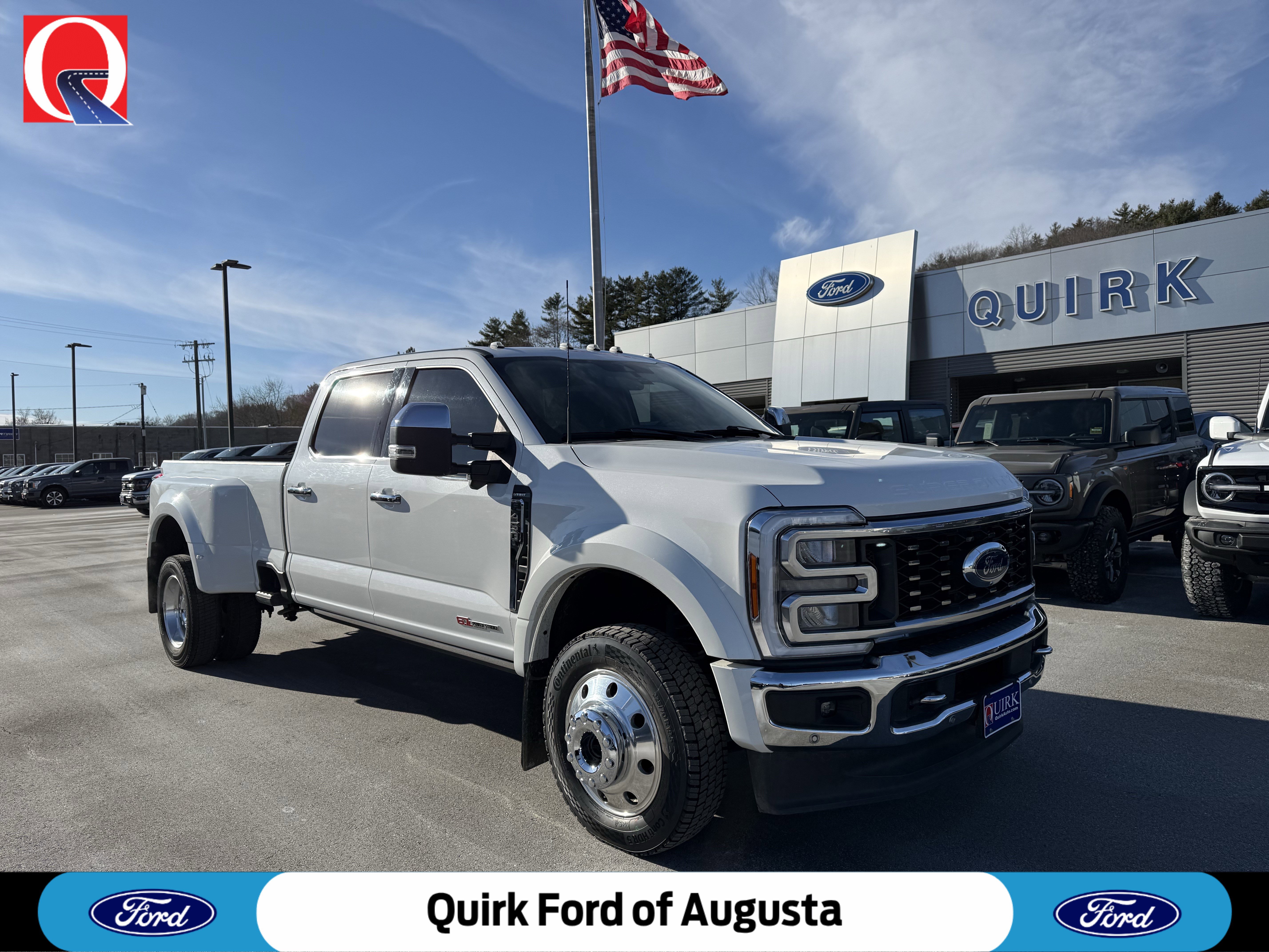 2023 Ford F-450 Super Duty Lariat's photo
