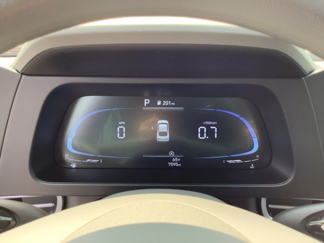 2024 Hyundai Elantra SE photo 18