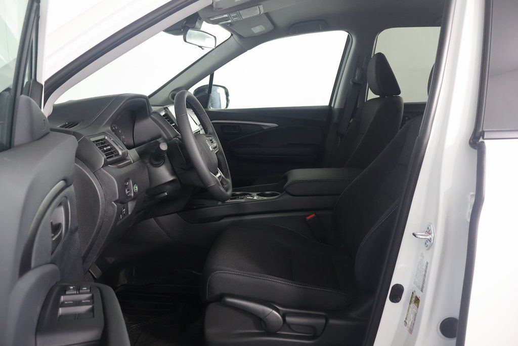 2025 Honda Ridgeline Sport photo 5