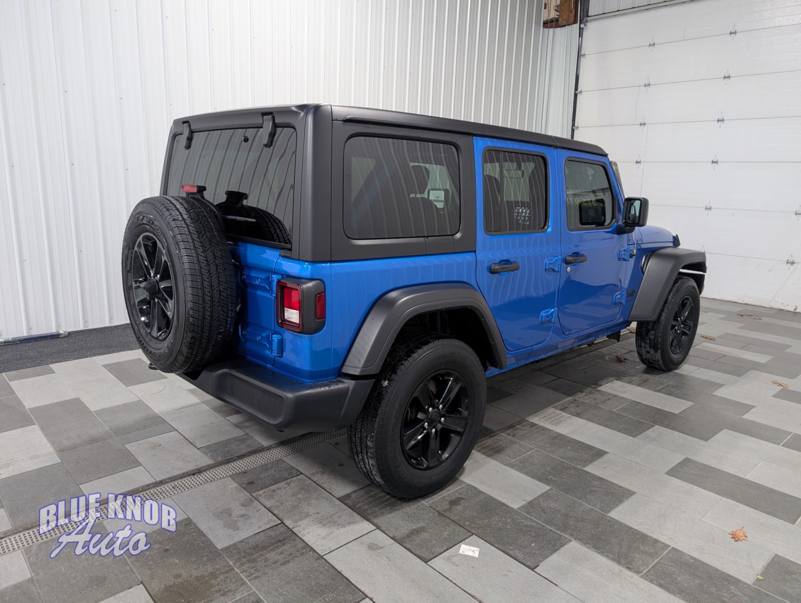 2023 Jeep Wrangler Sport Altitude photo 4