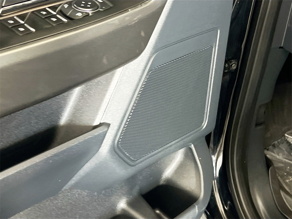 2023 Ford F-150 XLT photo 13