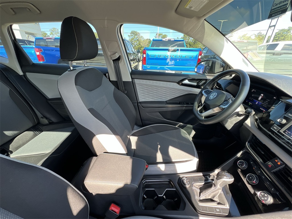 2024 Volkswagen Taos S photo 13