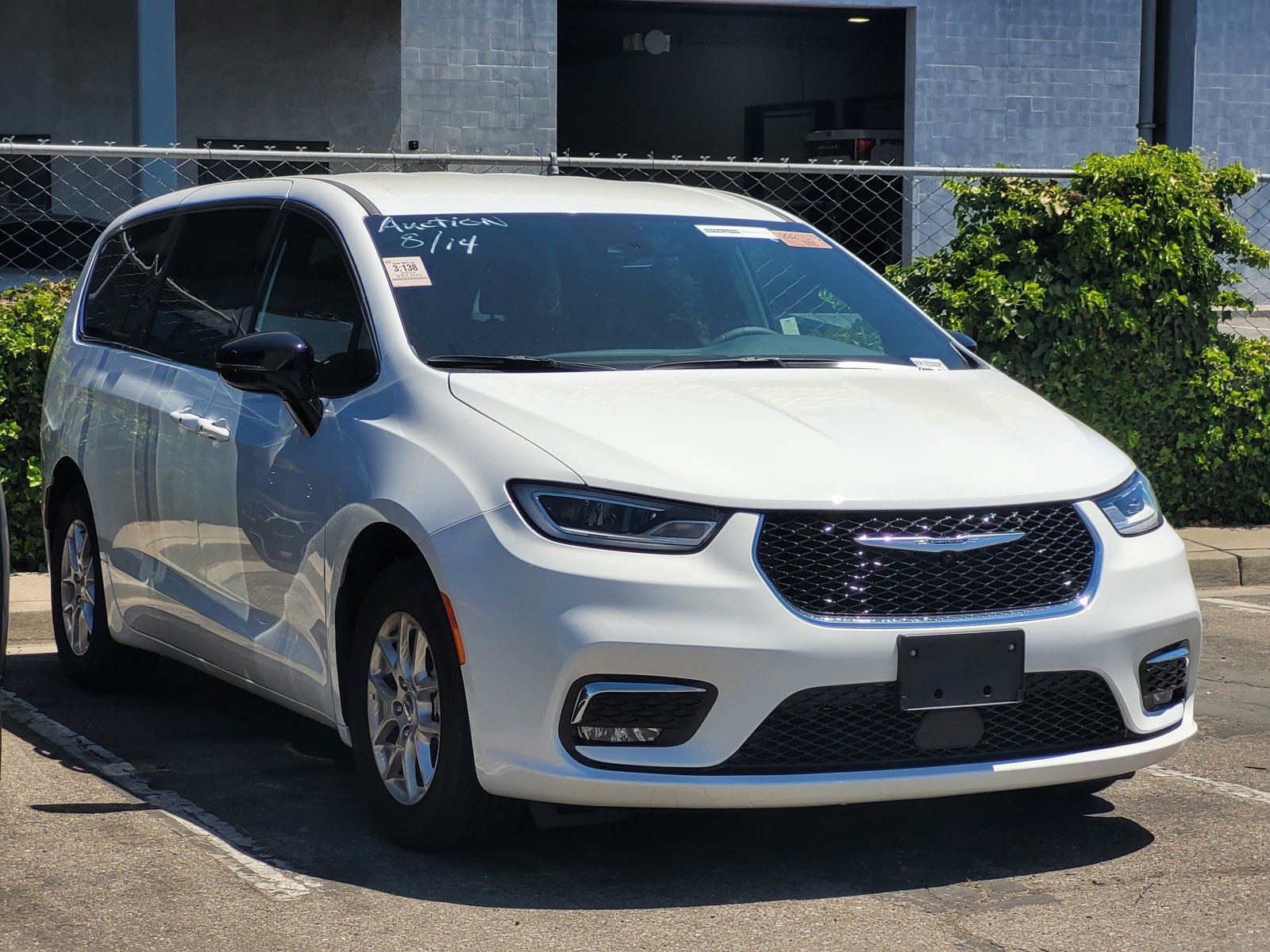 2024 Chrysler Pacifica Touring photo 3