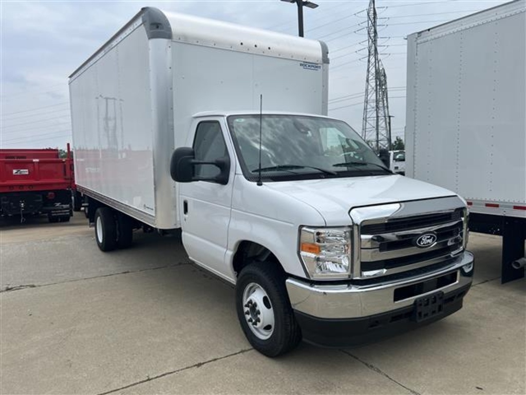 2026 Ford E-450 photo 3