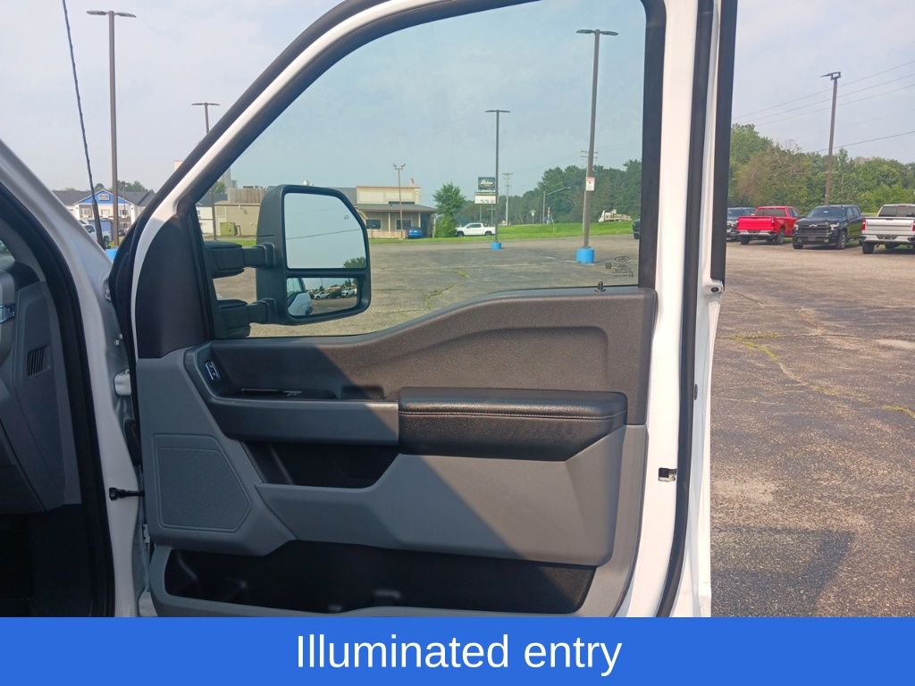 2023 Ford F-250 XL photo 13