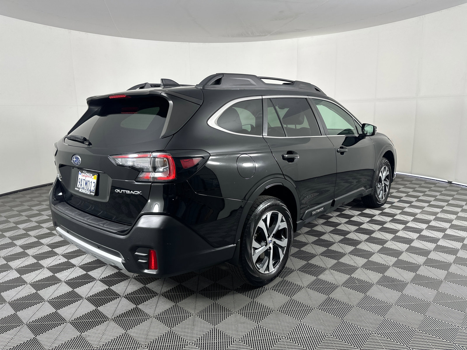 2022 Subaru Outback Limited photo 2