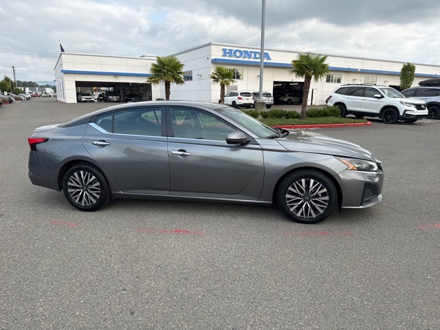 2023 Nissan Altima 2.5 SV photo 4
