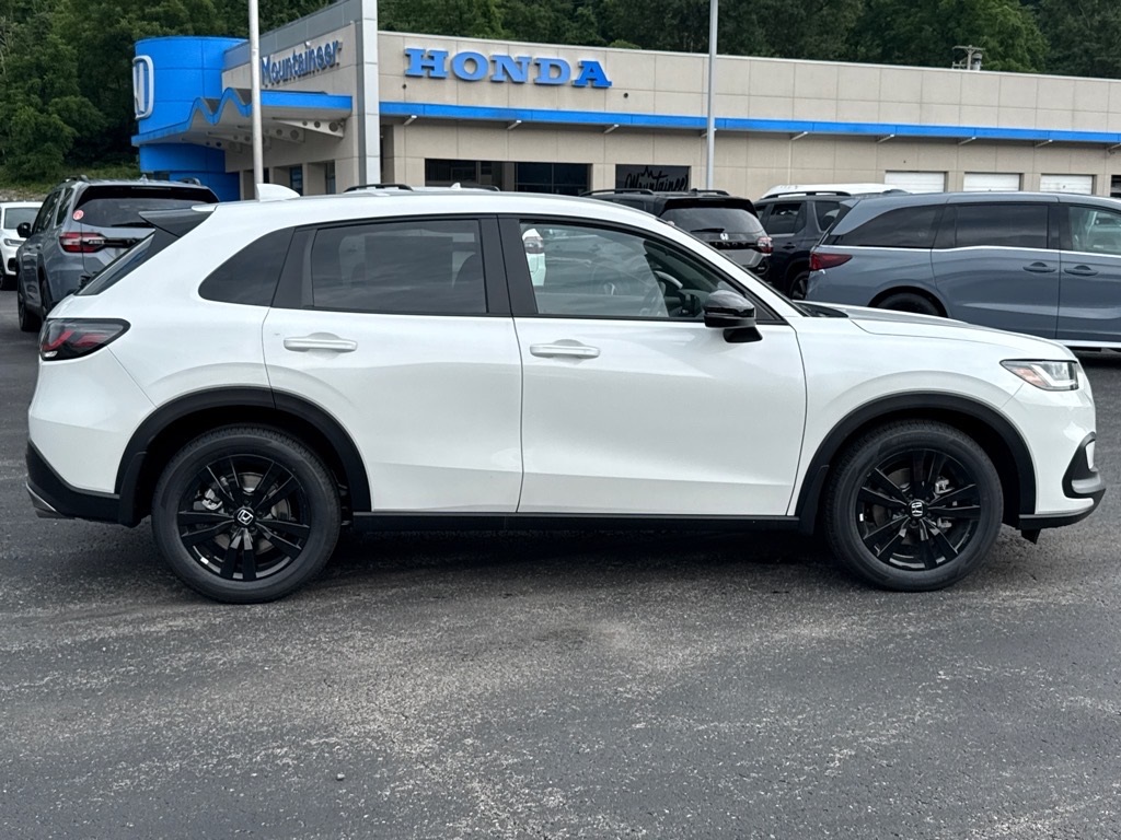 2026 Honda HR-V Sport photo 2