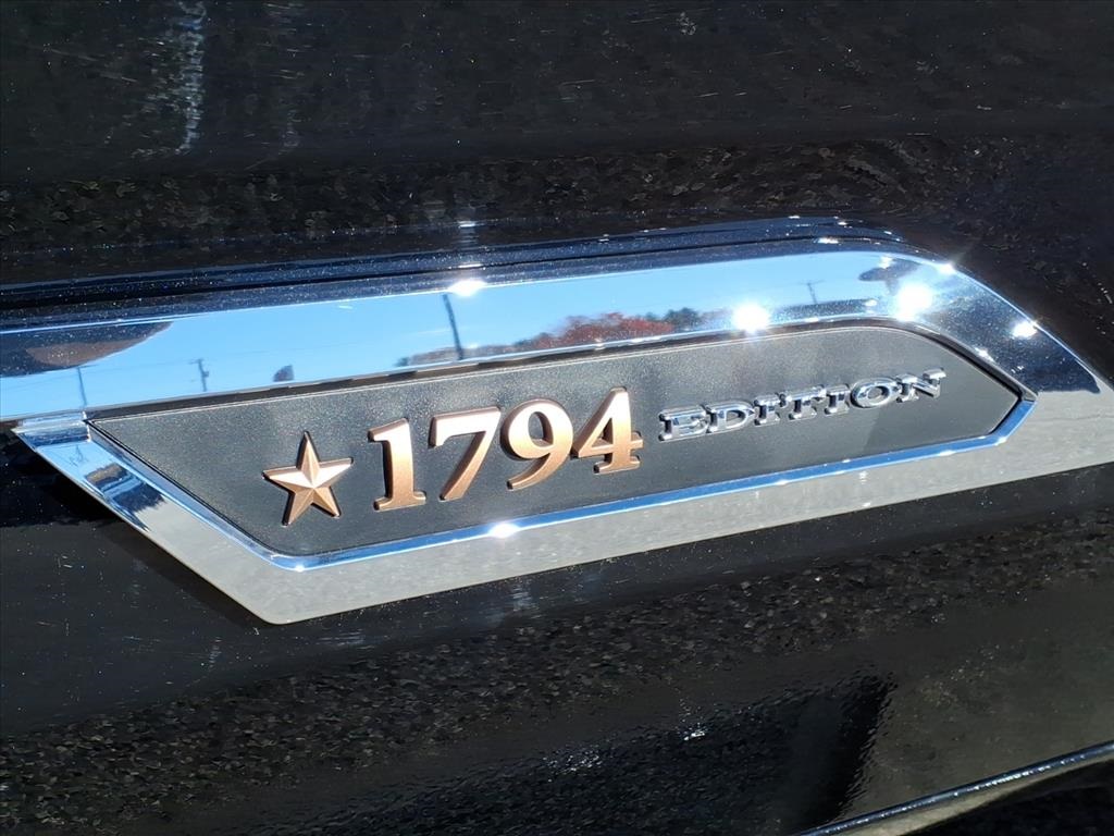 2025 Toyota Sequoia photo 3