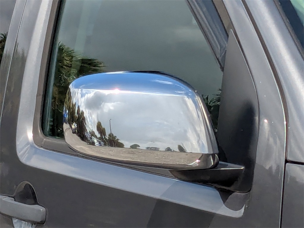 2019 Nissan Frontier SV photo 10