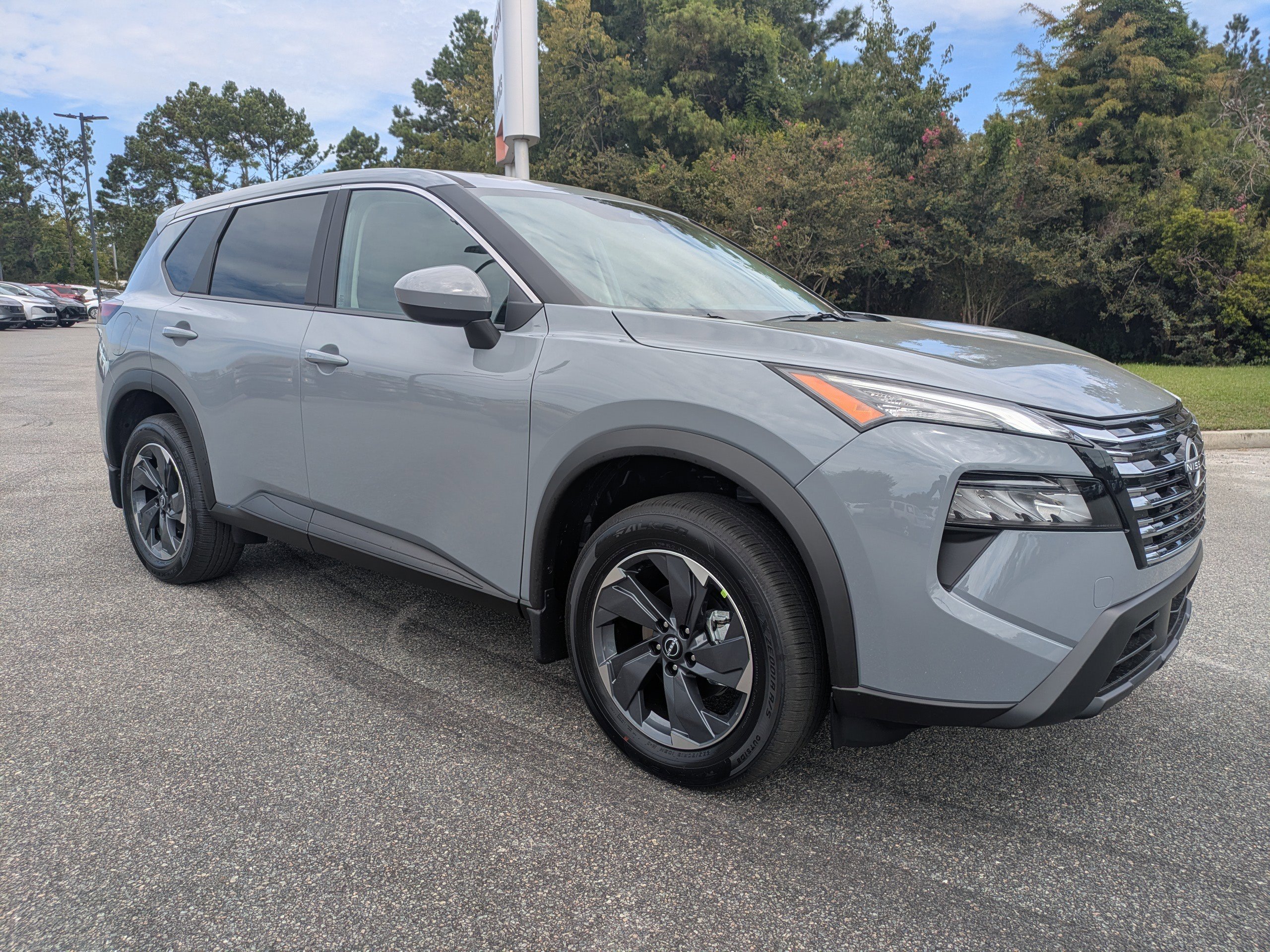 2026 Nissan Rogue SV photo 2