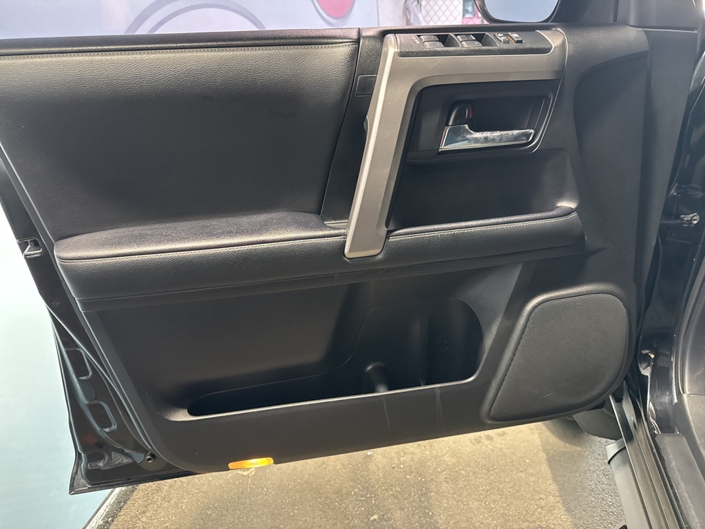 2020 Toyota 4Runner SR5 photo 27