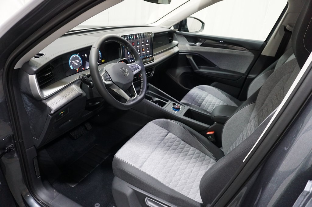 2025 Volkswagen Tiguan S photo 5