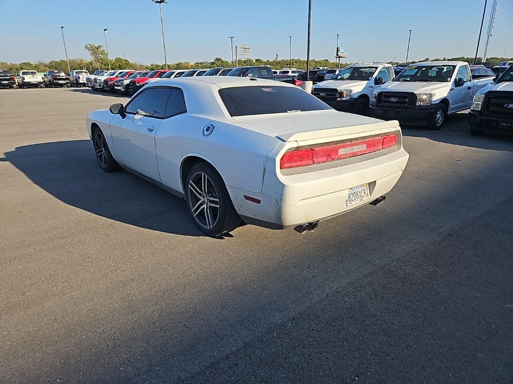 2013 Dodge Challenger SXT photo 3