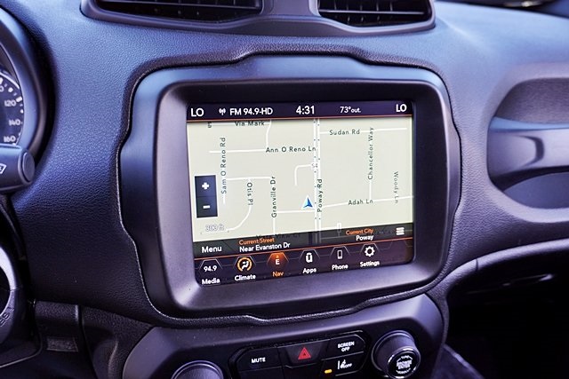 Used 2022 White Jeep Latitude image 26