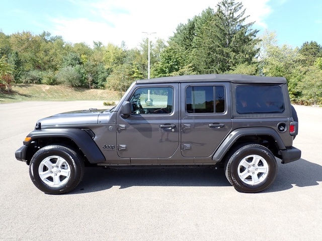 2022 Jeep Wrangler Unlimited Sport S photo 2