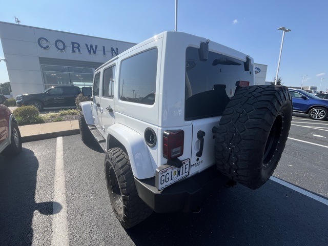 2012 Jeep Wrangler Unlimited Sahara photo 3