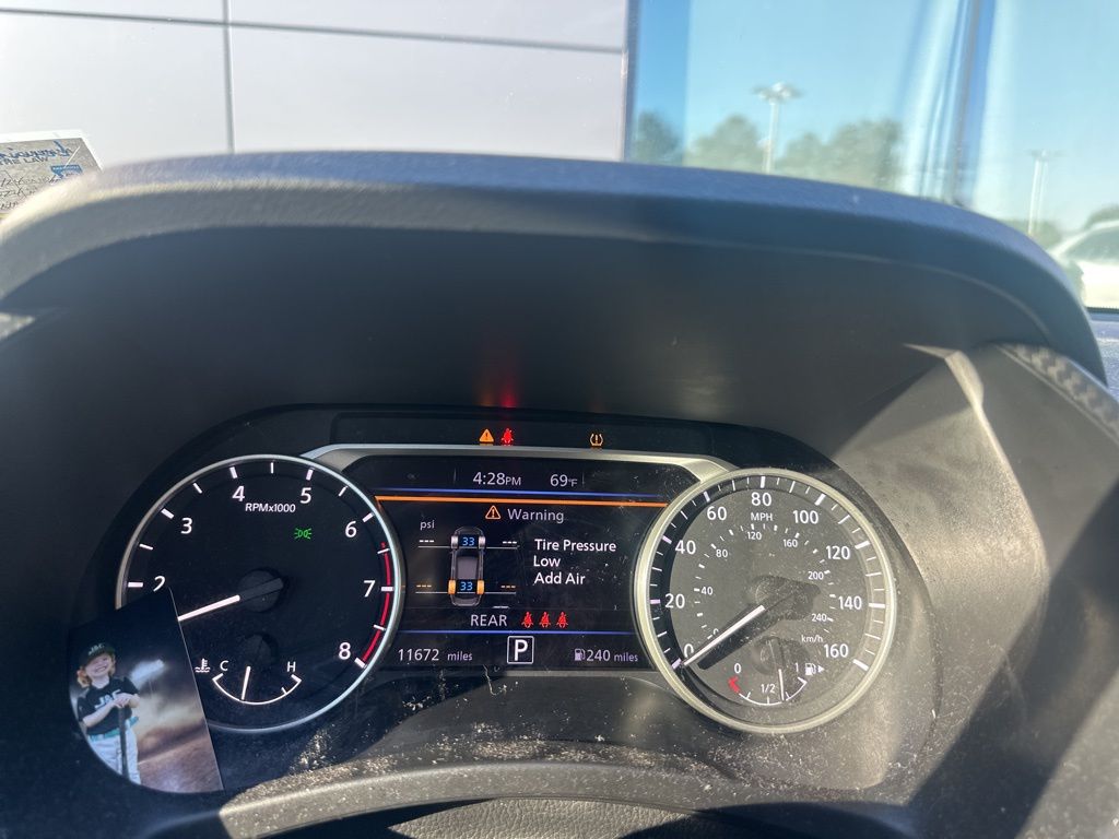 2024 Nissan Sentra SV photo 3