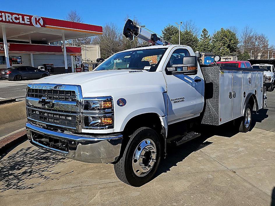 2024 Chevrolet Silverado 4500 Medium Duty Chassis Cab Work Truck's photo