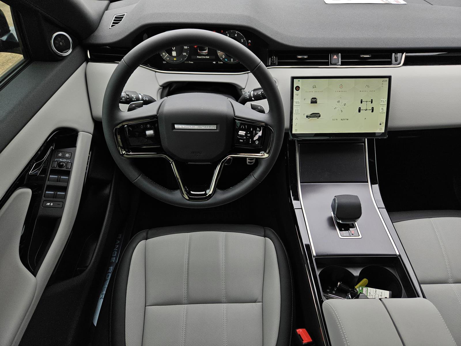 2026 Land Rover Range Rover Evoque Dynamic SE photo 31