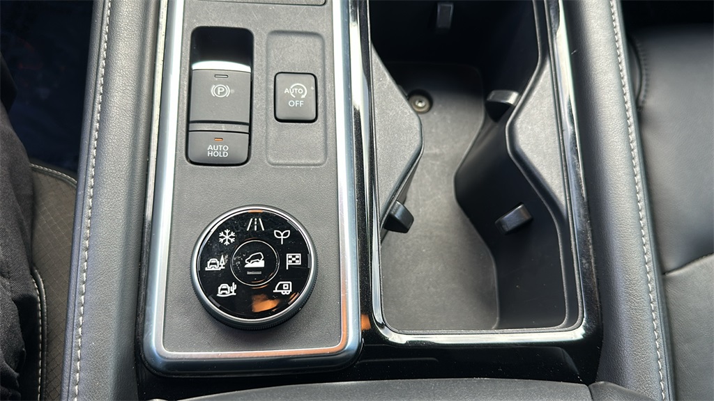2022 Nissan Pathfinder SL photo 24