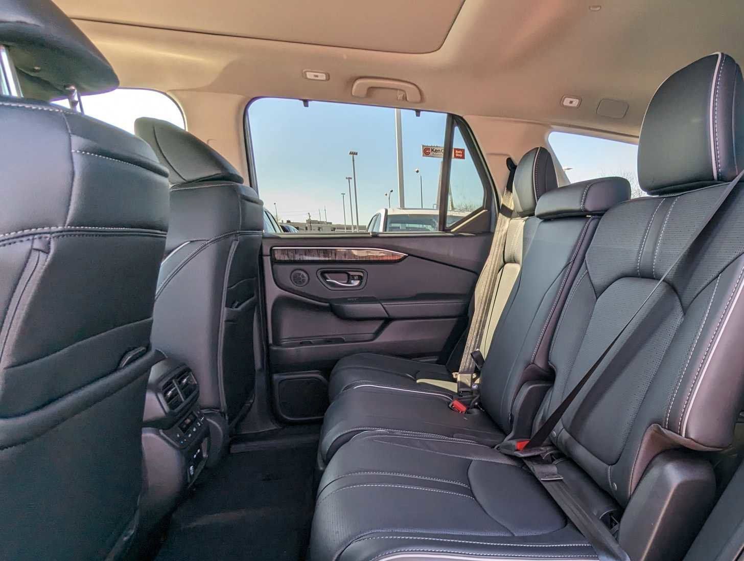 2025 Honda Pilot Elite photo 16