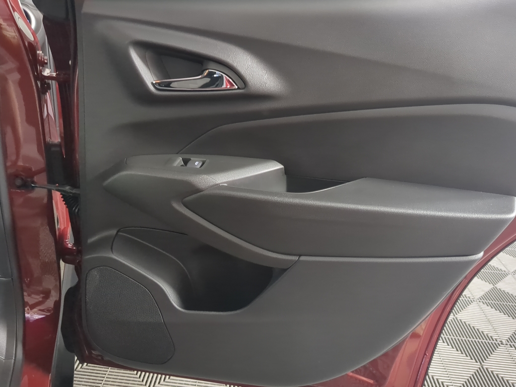 2025 Chevrolet Trax LS photo 14