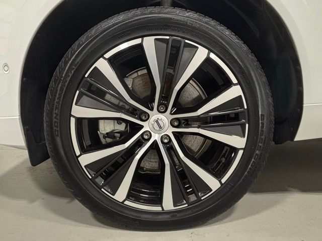 2023 Volvo XC60 Recharge Hybrid Ultimate photo 13