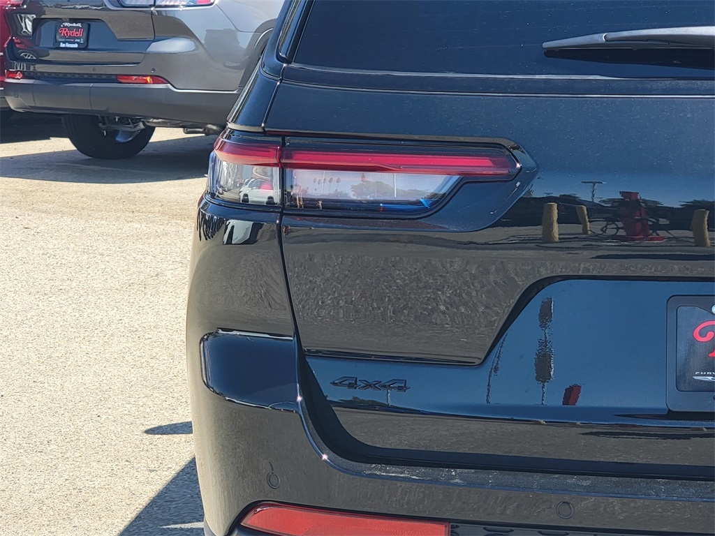 2025 Jeep Grand Cherokee Altitude X photo 3