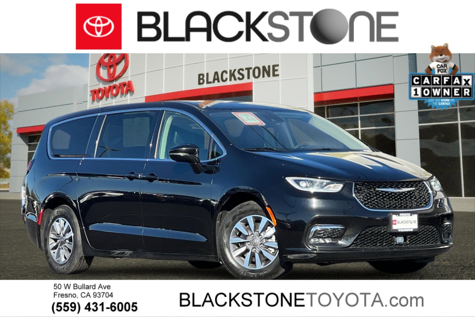 2024 Chrysler Pacifica PHEV Select's photo