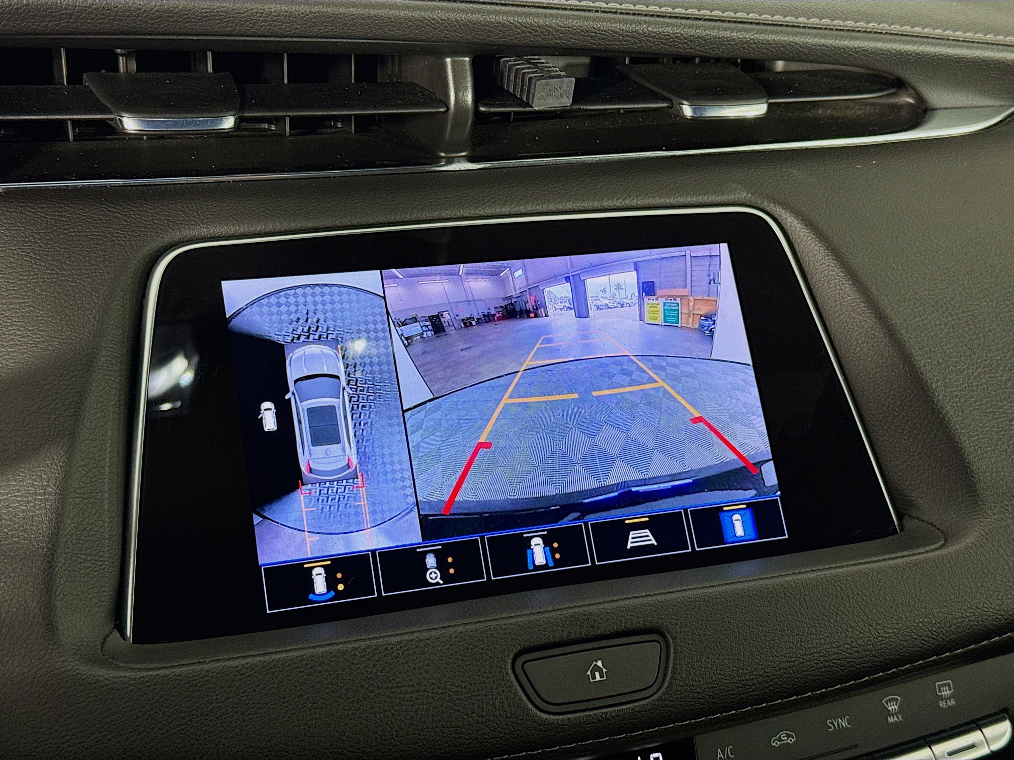 2022 Cadillac XT4 Premium Luxury photo 16