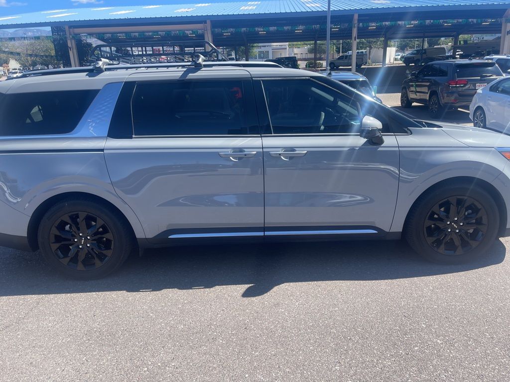 2022 Kia Carnival SX photo 5