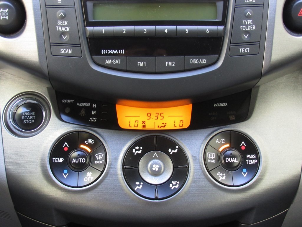 2011 Toyota RAV4 LE photo 29