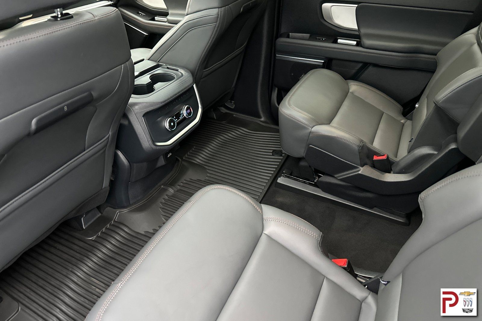2025 Ford Expedition photo 12